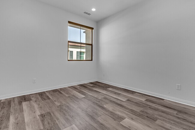 Building Photo - 110 Okra