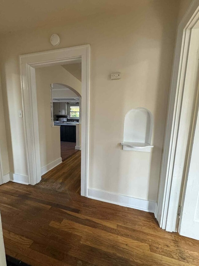 Building Photo - 1611 Nutwood St