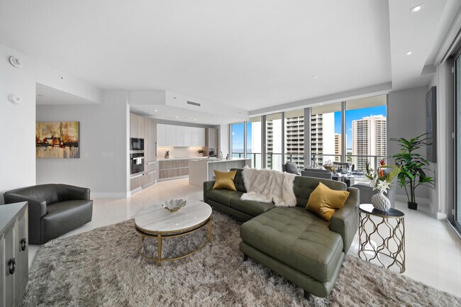 Building Photo - 3100 N Ocean Dr