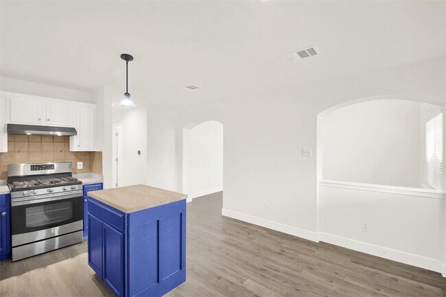 Building Photo - 641 Fort Thomas Pl