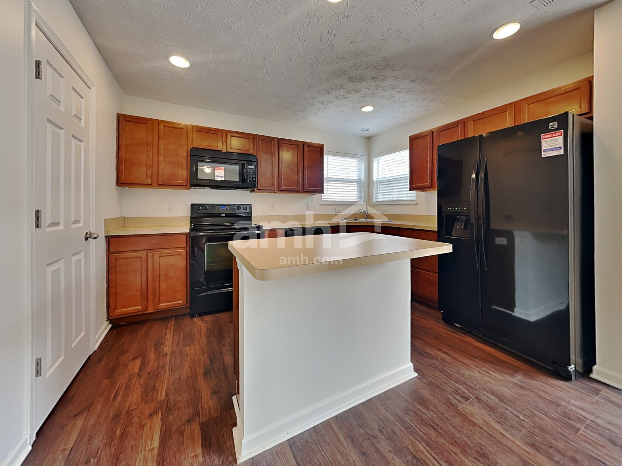Building Photo - 903 Regency Ct