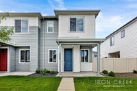 Building Photo - Welcome to your like-new townhome in the h...