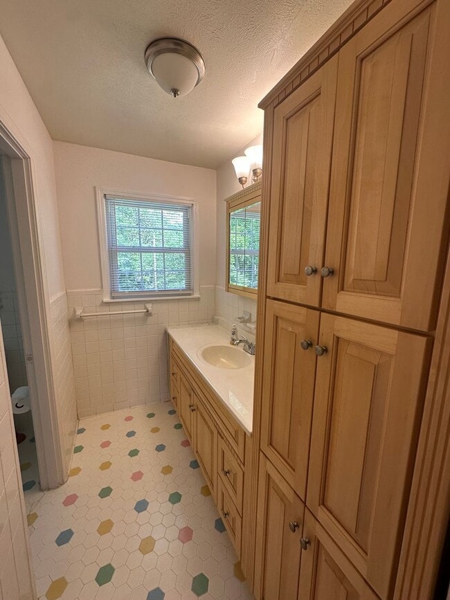Building Photo - Secluded 3BR/2BA Home in Heflin – Lawncare...