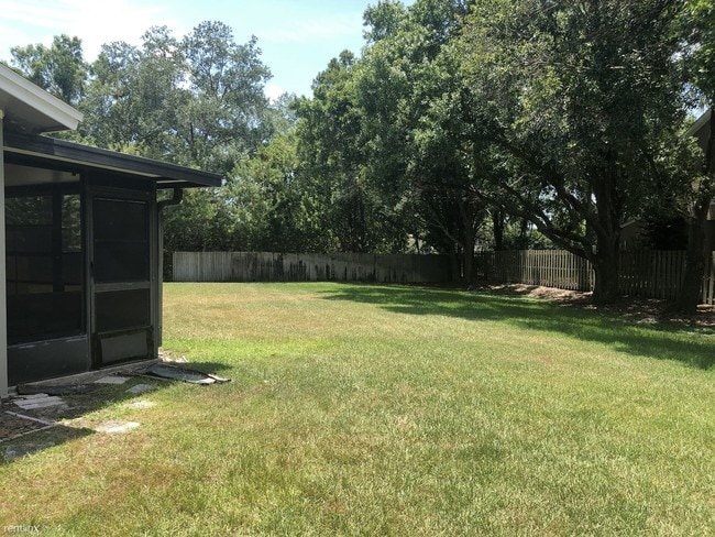 Building Photo - 2 br, 2 bath Condo - 10101 Lake Oak Cir