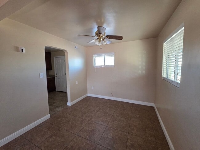 Building Photo - Phoenix 3 Bed/1 Bath - No HOA