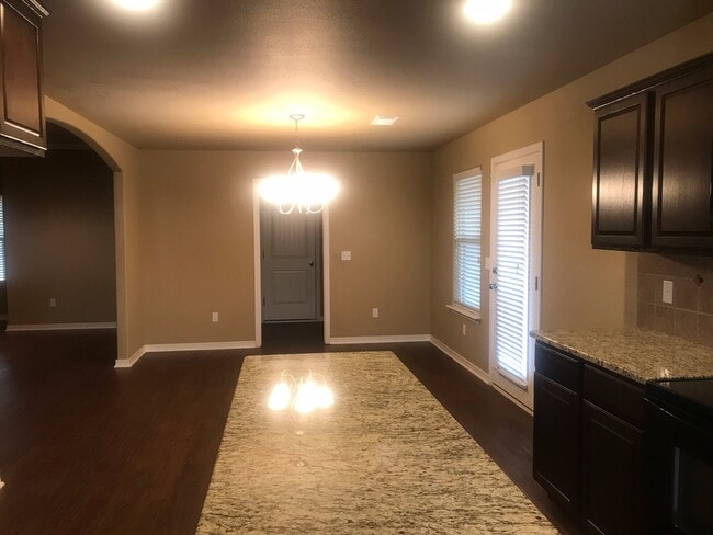 Building Photo - 7408 Topeka Dr