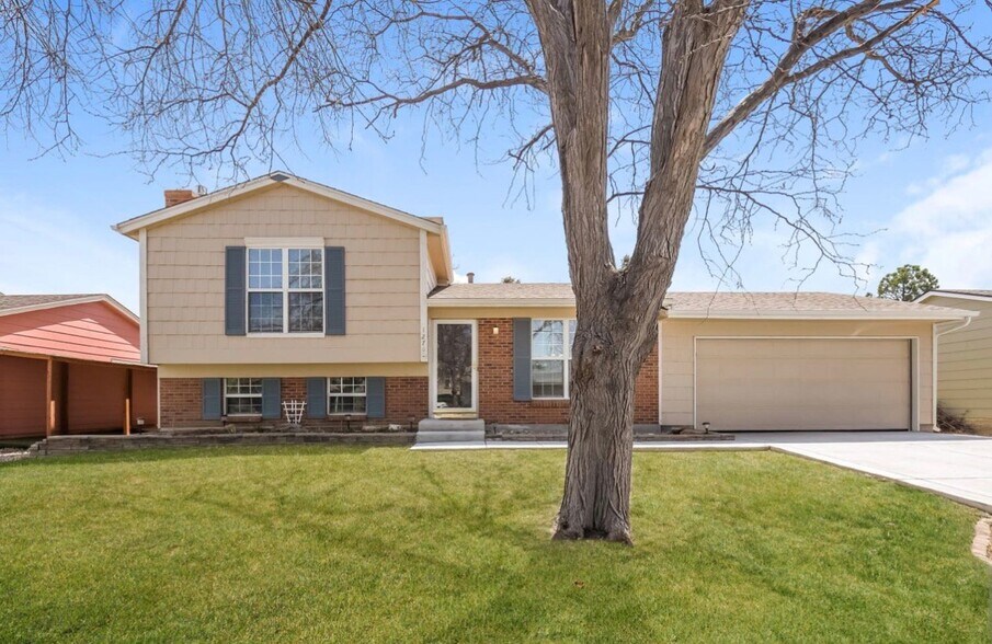 Building Photo - 1296 S Lewiston Way