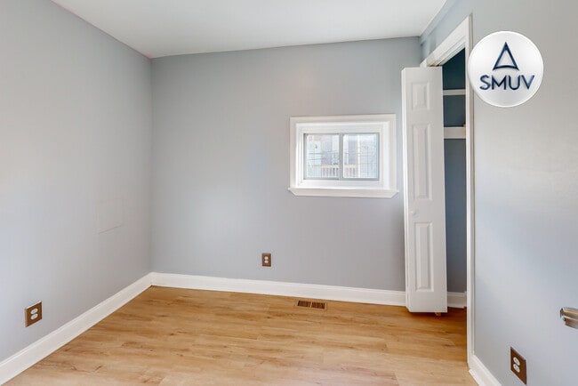 Building Photo - 501 N Belnord Ave