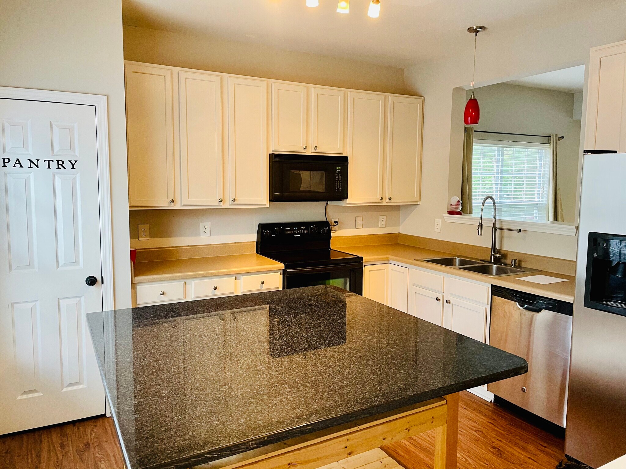 Building Photo - 21 Edgebrook Cir