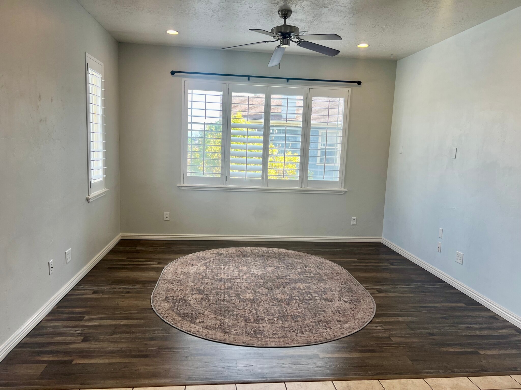 Building Photo - 1562 W 10 S