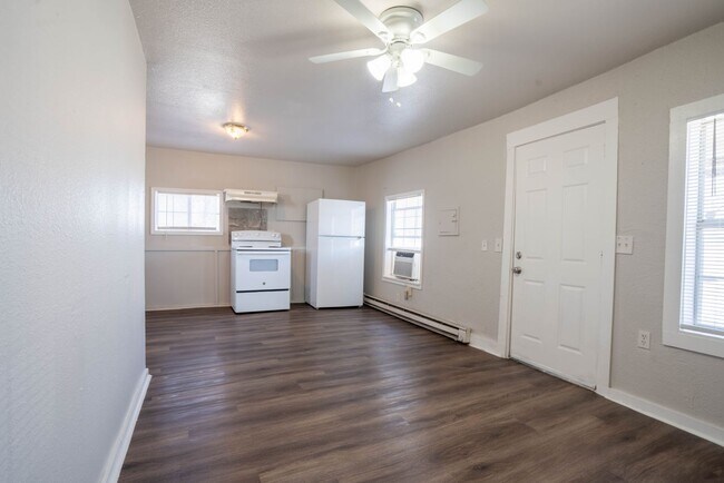 Building Photo - Newly remodeled!  1bed/1 bath! ADU (Accessory Dwelling Unit)