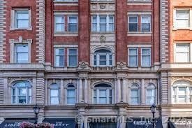 Building Photo - 148 Temple St