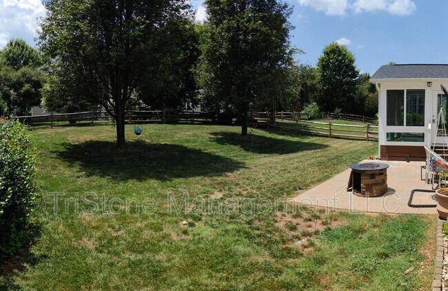 Building Photo - 14512 Harvington Dr