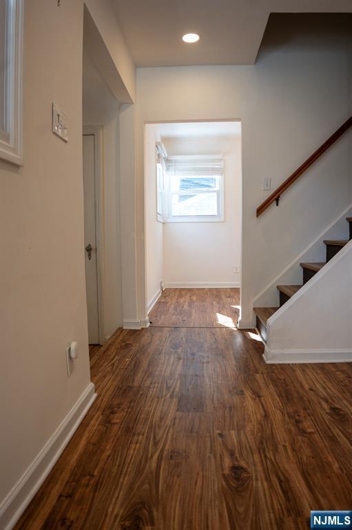 Building Photo - 58 Elm St