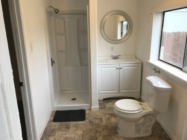 Building Photo - 2127 B St