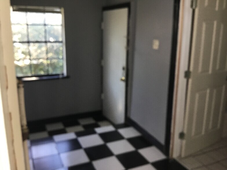 Building Photo - 400 Avenue B