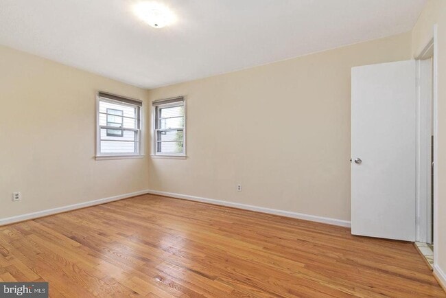 Building Photo - 6011 Roosevelt St