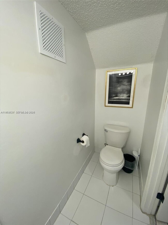 Building Photo - 6131 NW 43rd Ave