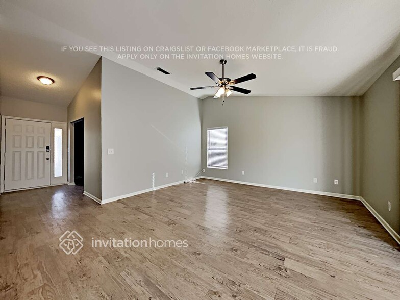 Building Photo - 425 Lagoon Dr