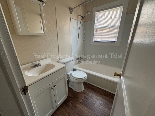 Building Photo - 511 Randolph Rd