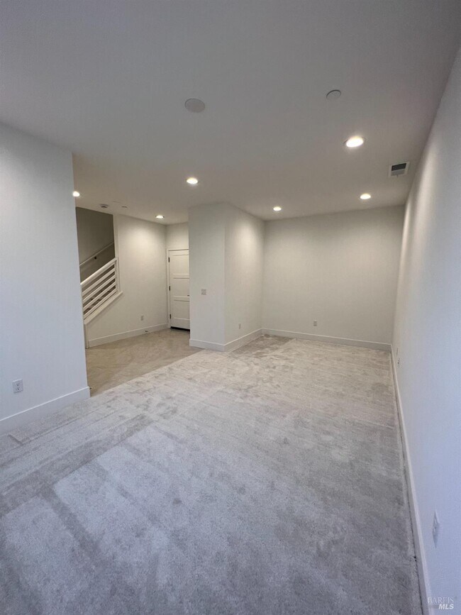 Building Photo - 426 Semillon Ln