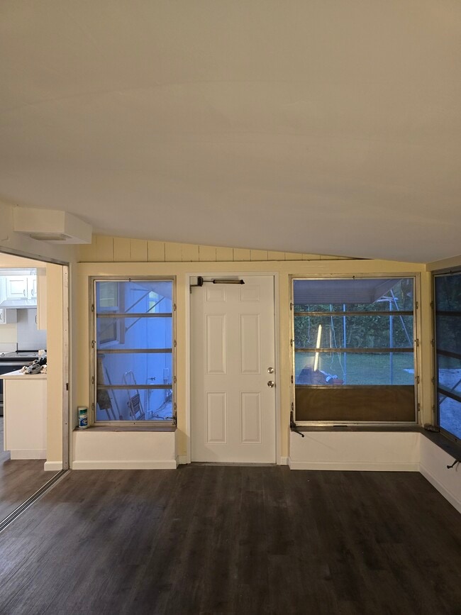 Building Photo - 336 Greenbriar Dr