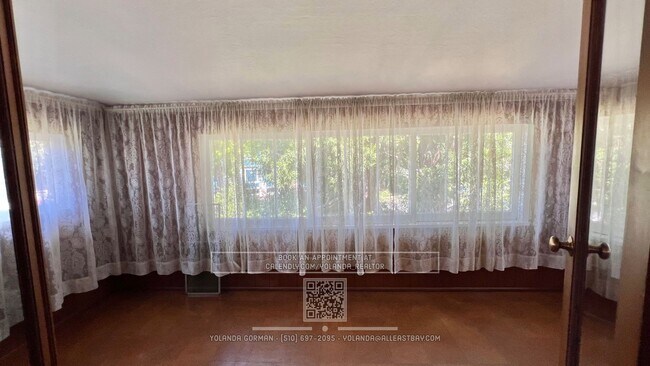 Building Photo - Charming and Spacious 4 bedroom Home in the Heart of Elmwood