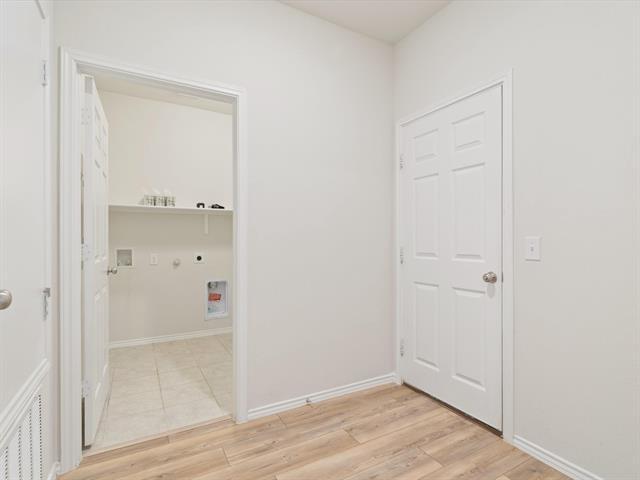 Building Photo - 803 Goldenrod Ln