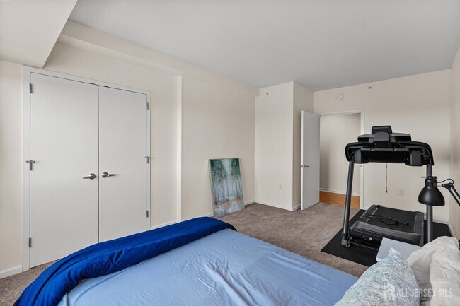 Building Photo - 110 Somerset St