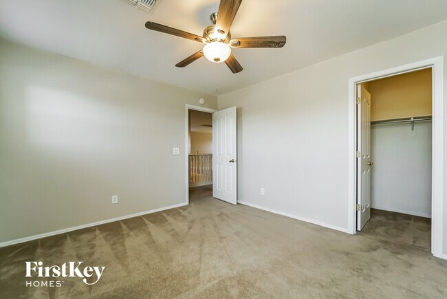 Building Photo - 5895 E Hackle Ln
