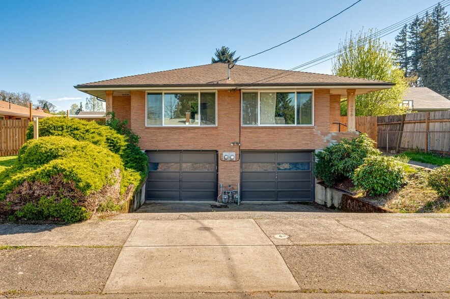 Building Photo - 634 NE 19th Ave