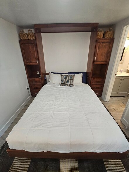 Primary Photo - 6339 Jeff St