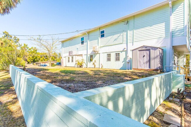 Building Photo - 2247 S Waterman Dr
