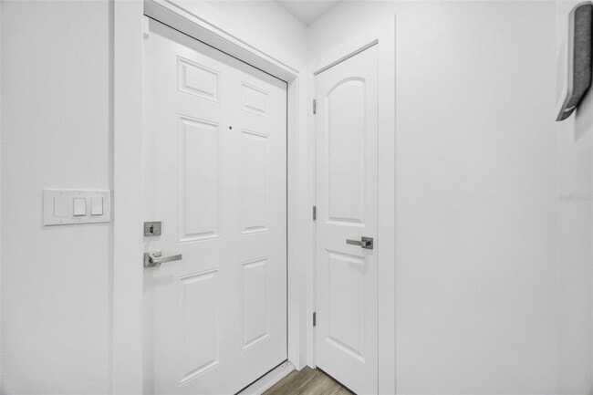 Building Photo - 11728 Raintree Dr