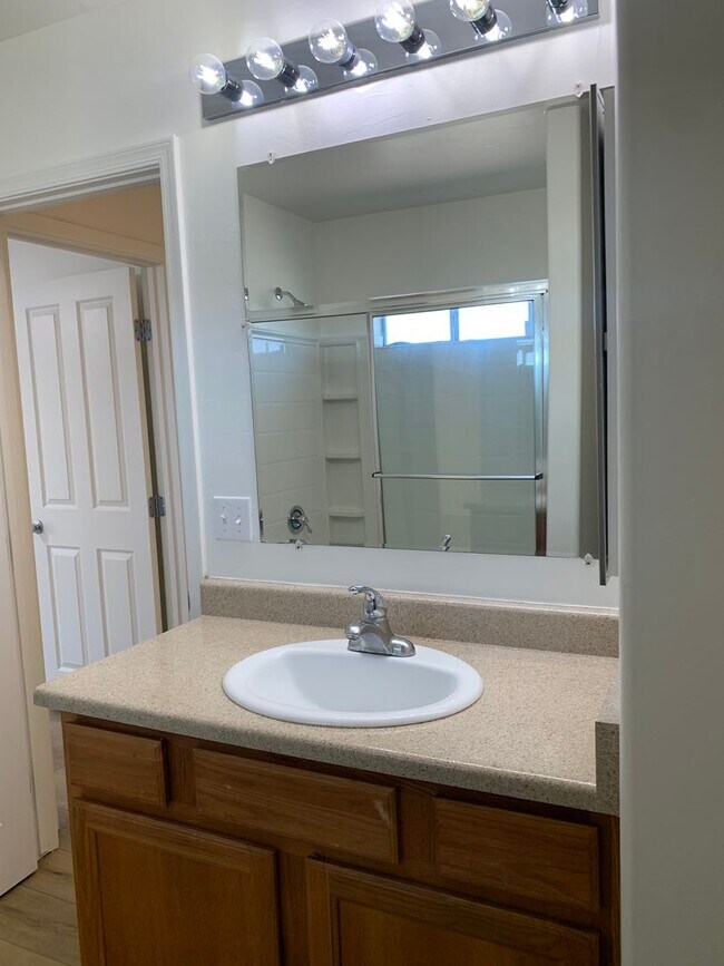 Building Photo - 8980 E Speedway Blvd