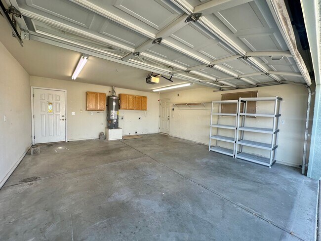Building Photo - 3905 Raymond Ave
