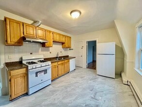 Building Photo - 55 Scammell St