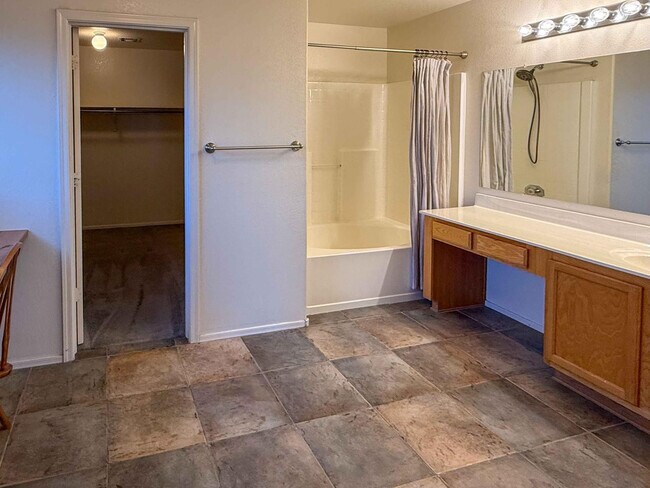 Building Photo - 3103 W Zachary Dr