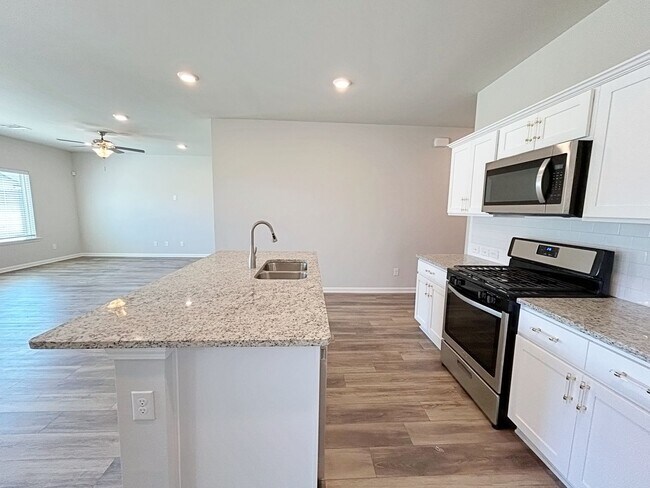 Building Photo - 13968 Malbec Ave