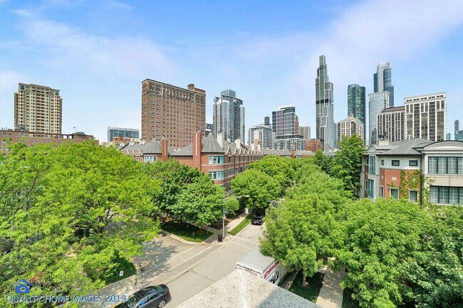 Building Photo - 1501 S Prairie Ave