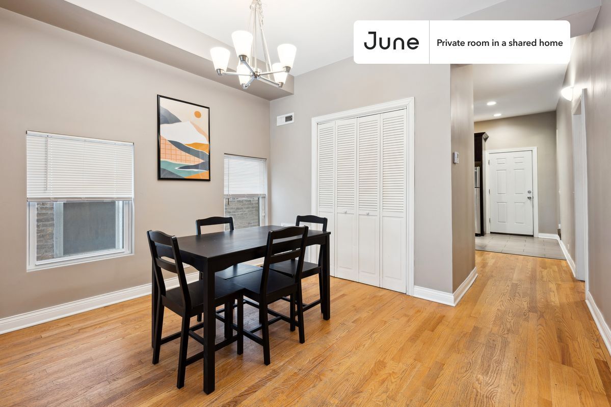Building Photo - Private bedroom in 3 bed/1 bath Home