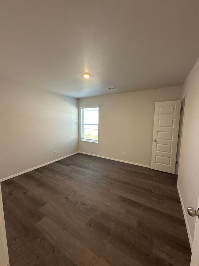 Building Photo - Now Pre-Leasing — Cozy & Modern 3 Bed / 2 Bath Home in Broken Arrow — Don’t Miss Out!