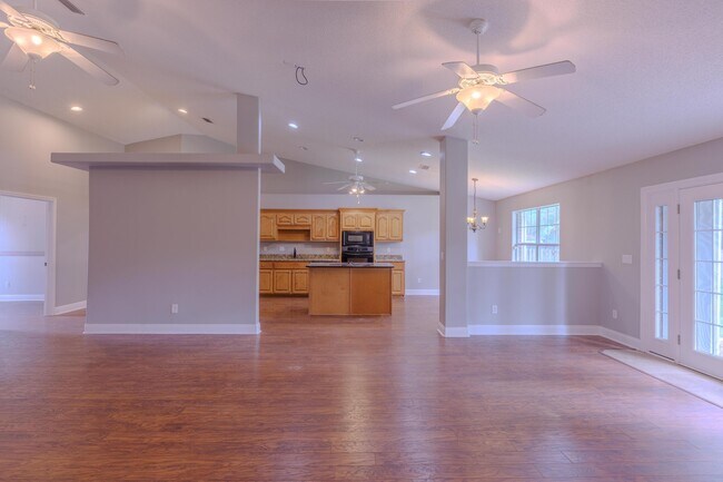 Building Photo - 7303 Frankfort St