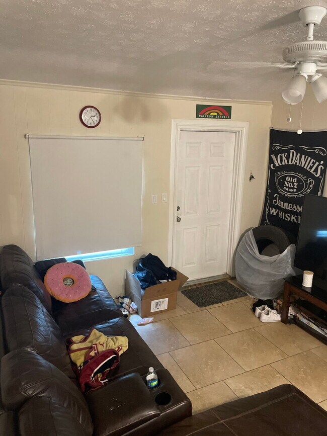 Building Photo - Great 1 bedroom near FSU