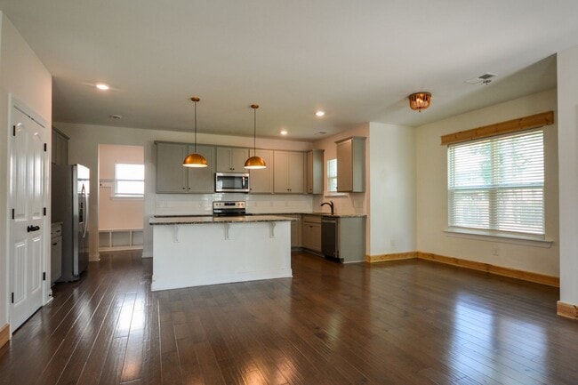 Building Photo - Beautiful 3 Bedroom + Flex Room in Gated C...