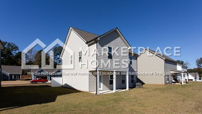 Building Photo - 207 W L Miller Dr