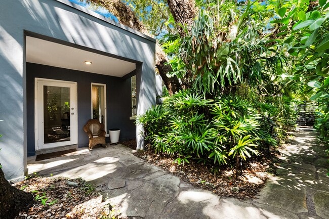 Building Photo - 3940 Loquat Ave