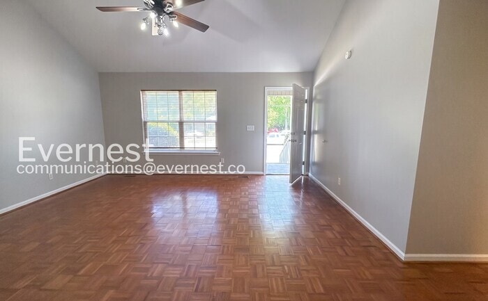 Building Photo - 120 Buckingham Cir