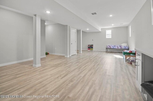 Building Photo - 192 Willow Dr