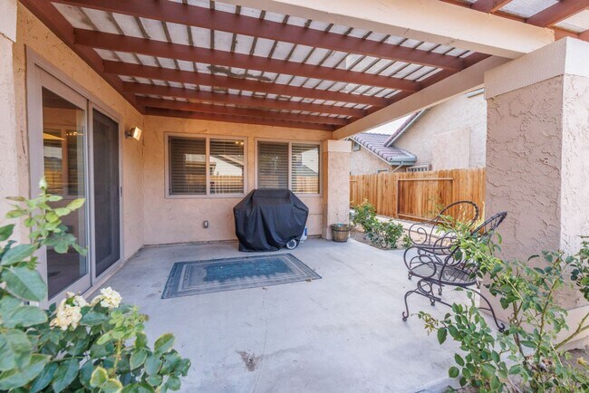 Building Photo - Beautiful home for rent